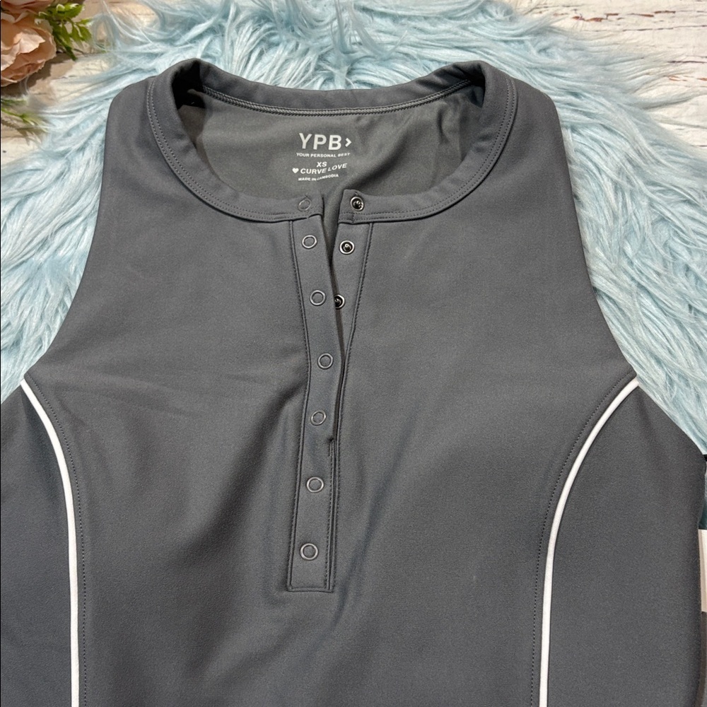 NWT Abercrombie & Fitch YPB Henley Gray Cropped Athletic Tank - Picture 7 of 9